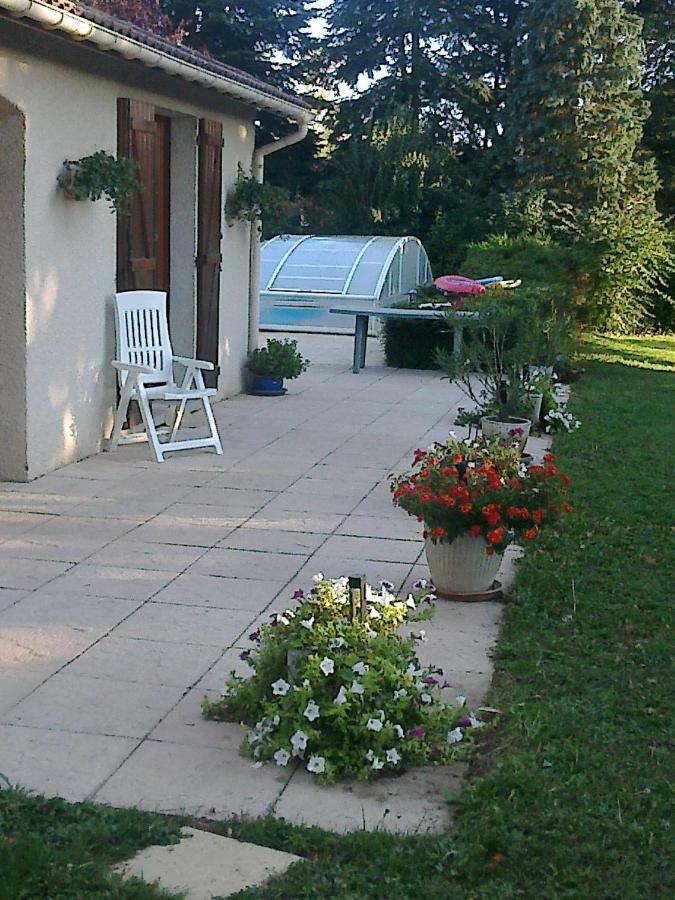Bed and Breakfast Les écureuils Tramoyes Esterno foto